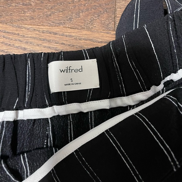 Aritzia Dress Pants - Picture 2 of 3